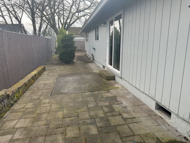 1435 5TH St, Springfield, OR 97477