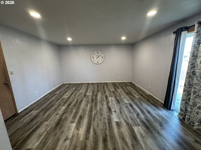 1435 5TH St, Springfield, OR 97477