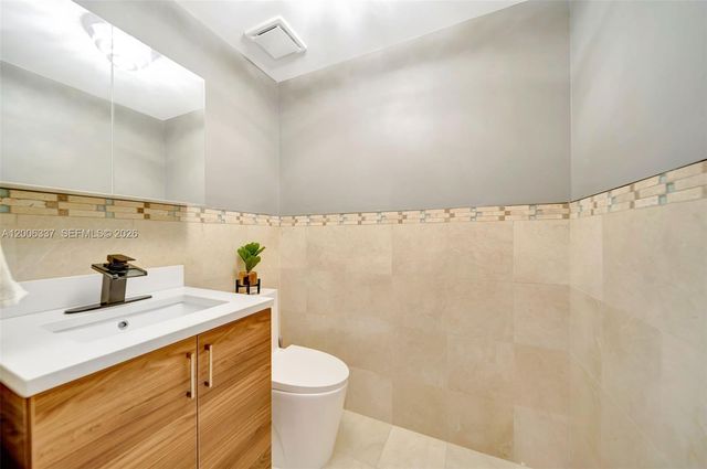 6051 N Ocean Dr 603, Hollywood, FL 33019