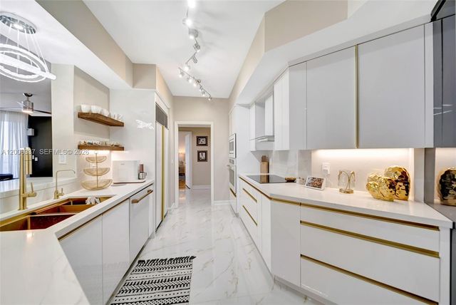 6051 N Ocean Dr 603, Hollywood, FL 33019