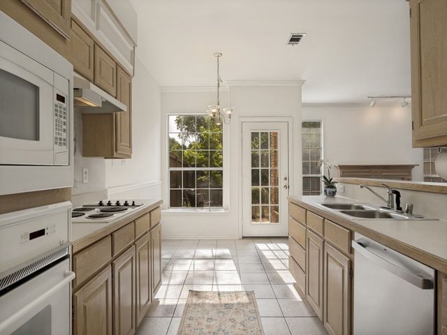 8602 Brittania Way, Dallas, TX 75243
