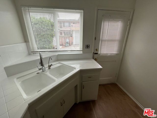 200 E Dryden Street, Glendale, CA 91207