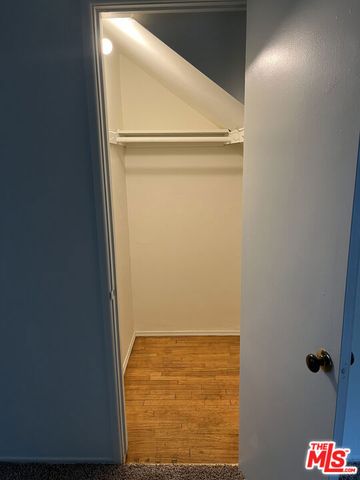 200 E Dryden Street, Glendale, CA 91207