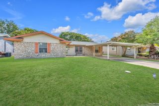 5022 Village Path, San Antonio, TX 78218