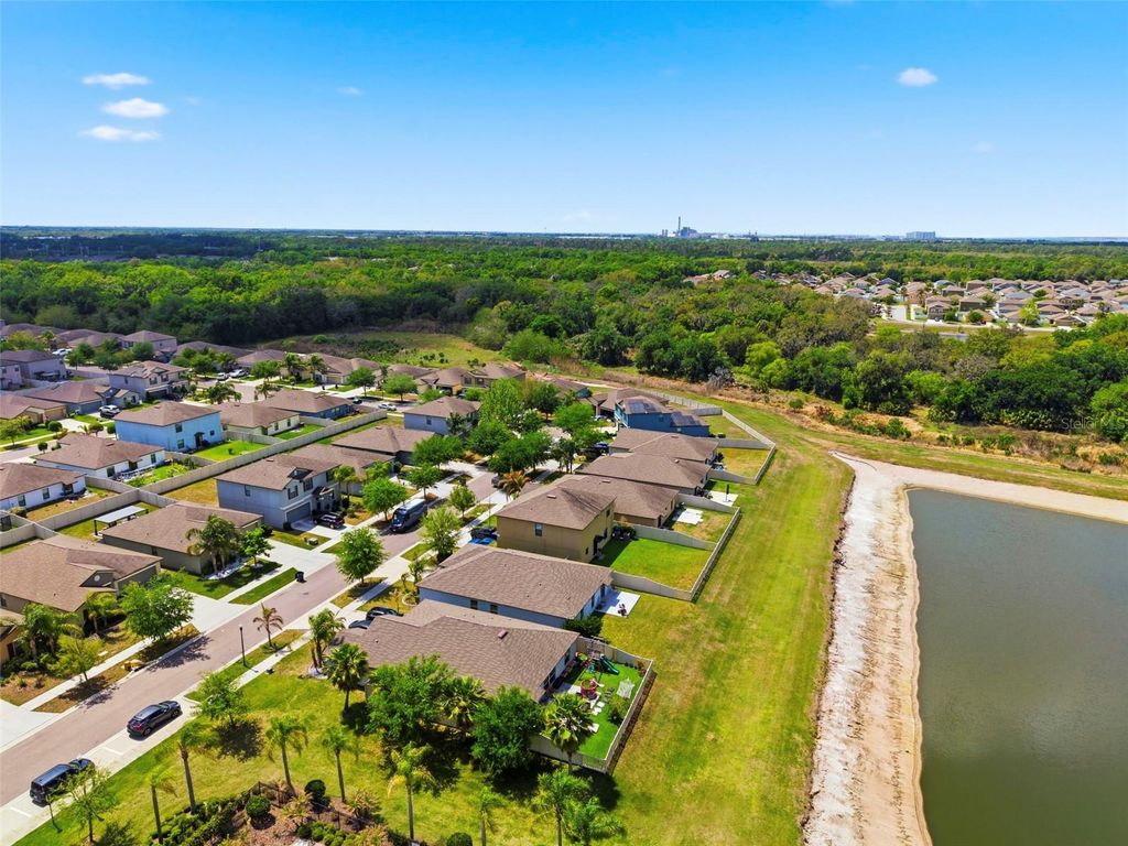 Image 28 of property listing at 12611 LEMON PEPPER DRIVE, Riverview, FL 33578