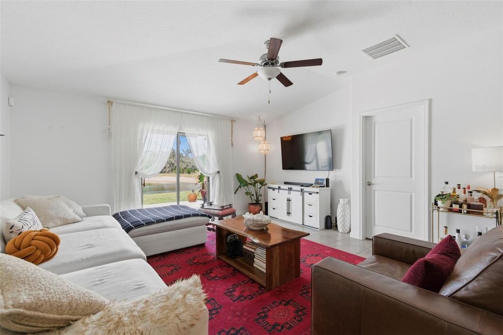 Image 6 of property listing at 12611 LEMON PEPPER DRIVE, Riverview, FL 33578