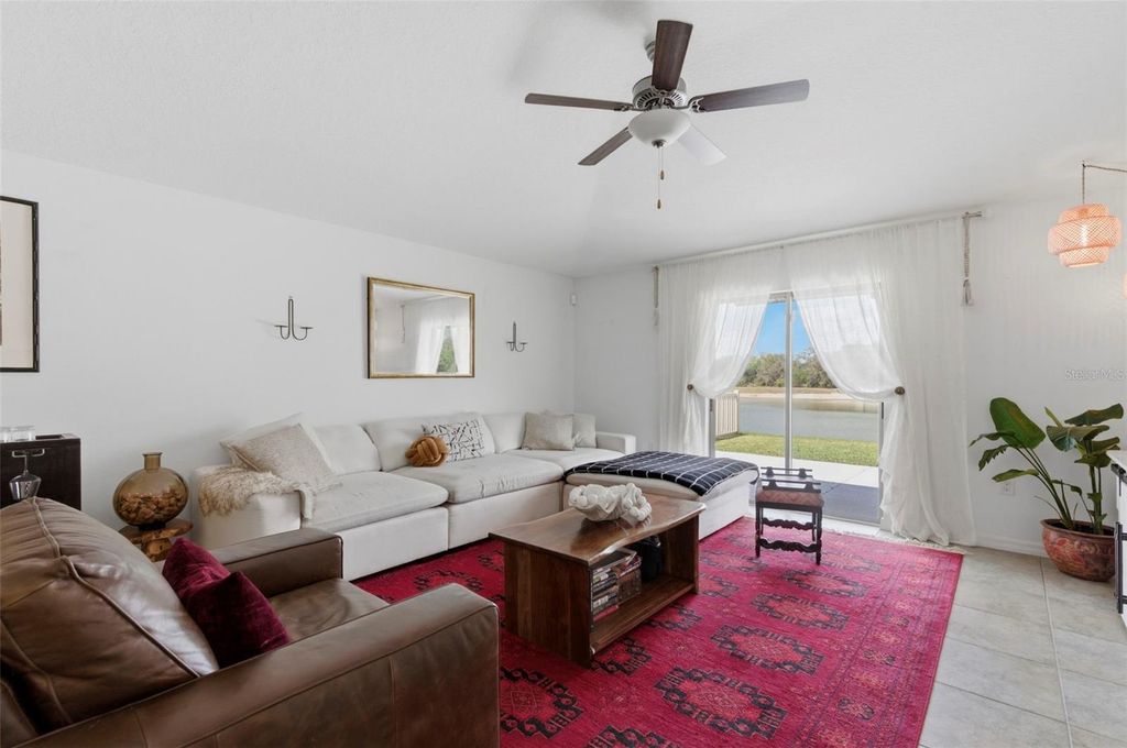 Image 7 of property listing at 12611 LEMON PEPPER DRIVE, Riverview, FL 33578