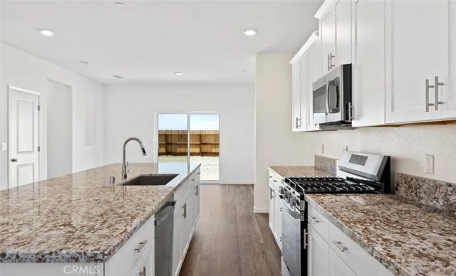 858 S Philip Avenue, Fowler, CA 93625