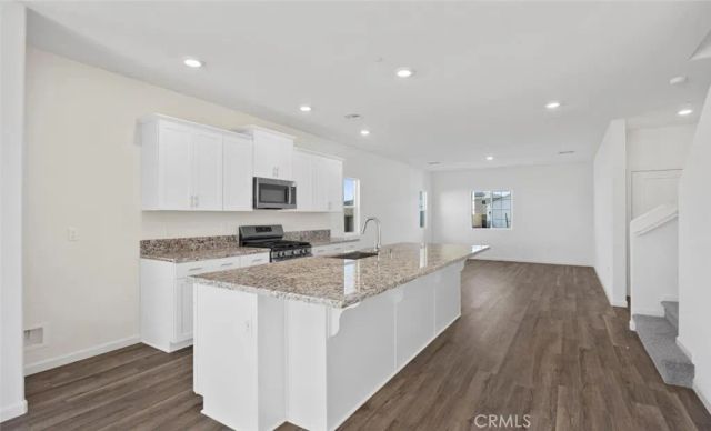 858 S Philip Avenue, Fowler, CA 93625