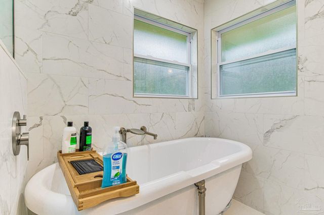 814 W Gonzalez St, Pensacola, FL 32501