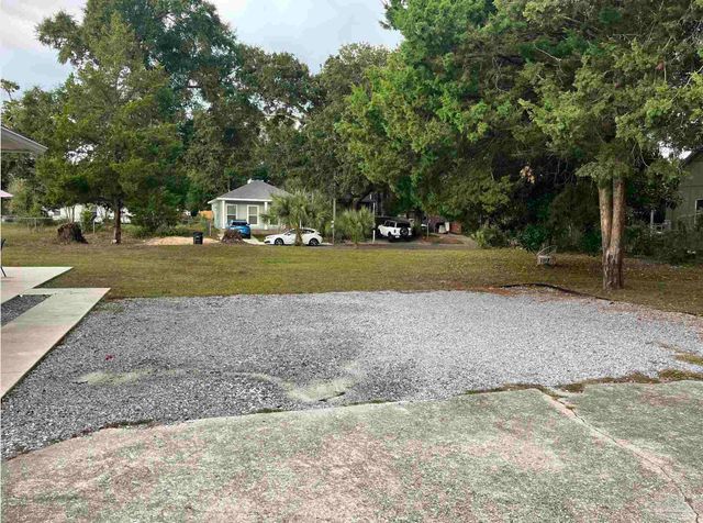 814 W Gonzalez St, Pensacola, FL 32501