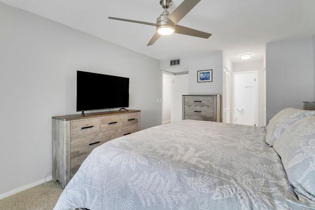 112 Yacht Club Drive 8, North Palm Beach, FL 33408