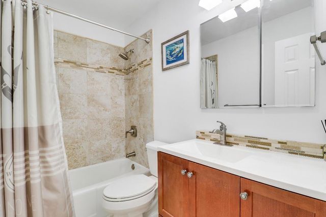 112 Yacht Club Drive 8, North Palm Beach, FL 33408