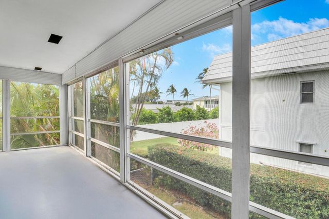 112 Yacht Club Drive 8, North Palm Beach, FL 33408