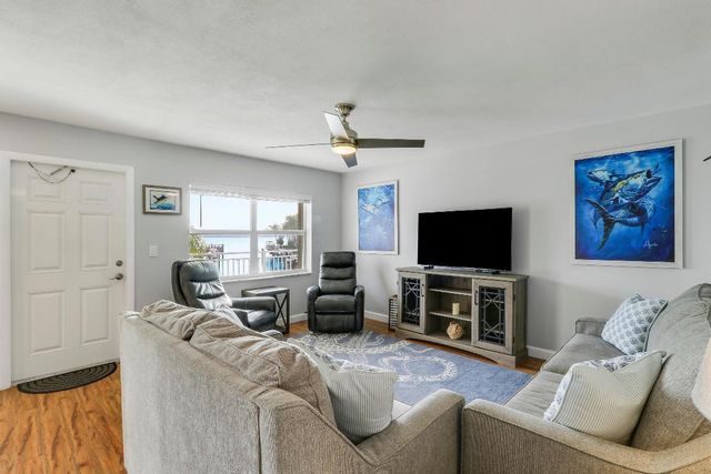 112 Yacht Club Drive 8, North Palm Beach, FL 33408