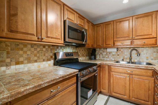 112 Yacht Club Drive 8, North Palm Beach, FL 33408