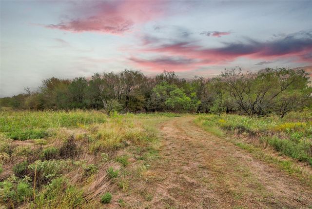 17932 State Highway 56, Southmayd, TX 75092