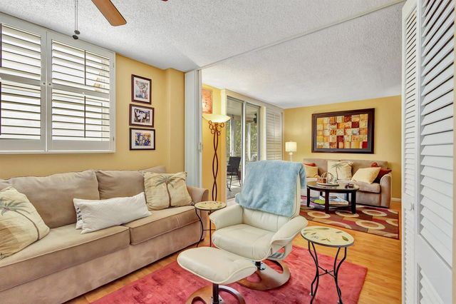 6461 NW 2nd Avenue 512, Boca Raton, FL 33487
