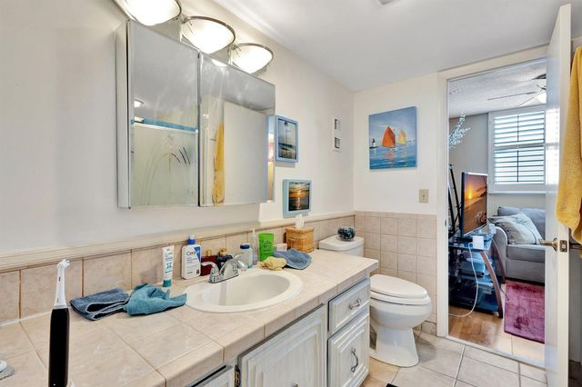 6461 NW 2nd Avenue 512, Boca Raton, FL 33487