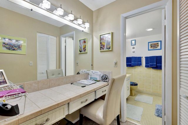 6461 NW 2nd Avenue 512, Boca Raton, FL 33487