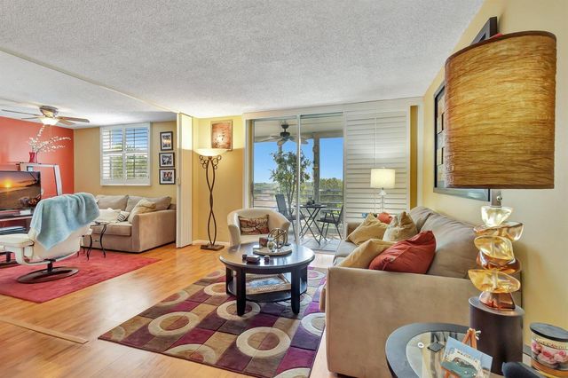 6461 NW 2nd Avenue 512, Boca Raton, FL 33487