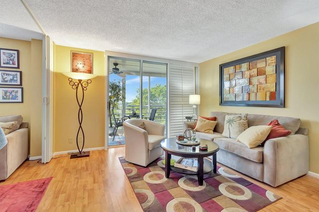 6461 NW 2nd Avenue 512, Boca Raton, FL 33487