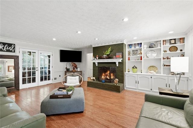 5027 Castlewood Drive SW, Lilburn, GA 30047