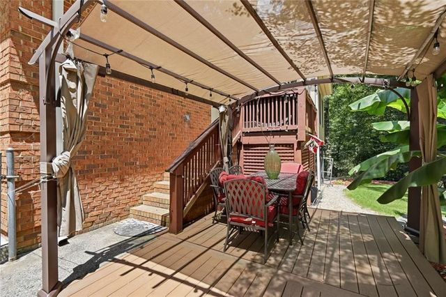 5027 Castlewood Drive SW, Lilburn, GA 30047