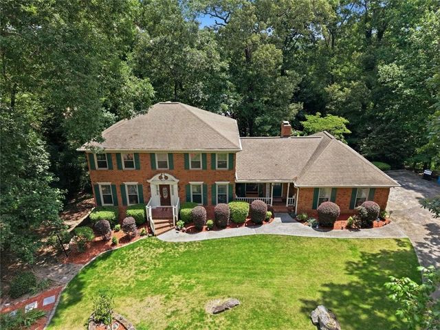 5027 Castlewood Drive SW, Lilburn, GA 30047