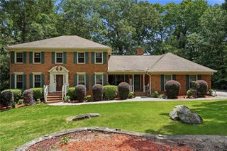 5027 Castlewood Drive SW, Lilburn, GA 30047
