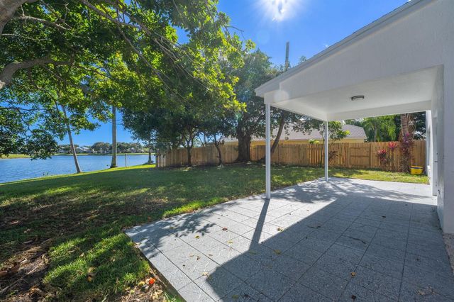 31 Swallow Drive, Boynton Beach, FL 33436