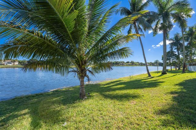 31 Swallow Drive, Boynton Beach, FL 33436