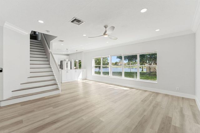 31 Swallow Drive, Boynton Beach, FL 33436