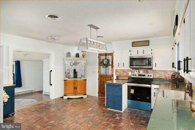 11244 APPLE HARVEST DR, Inwood, WV 25428