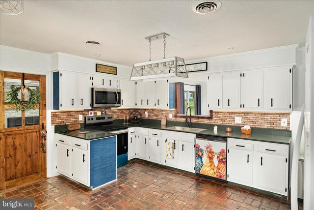 11244 APPLE HARVEST DR, Inwood, WV 25428