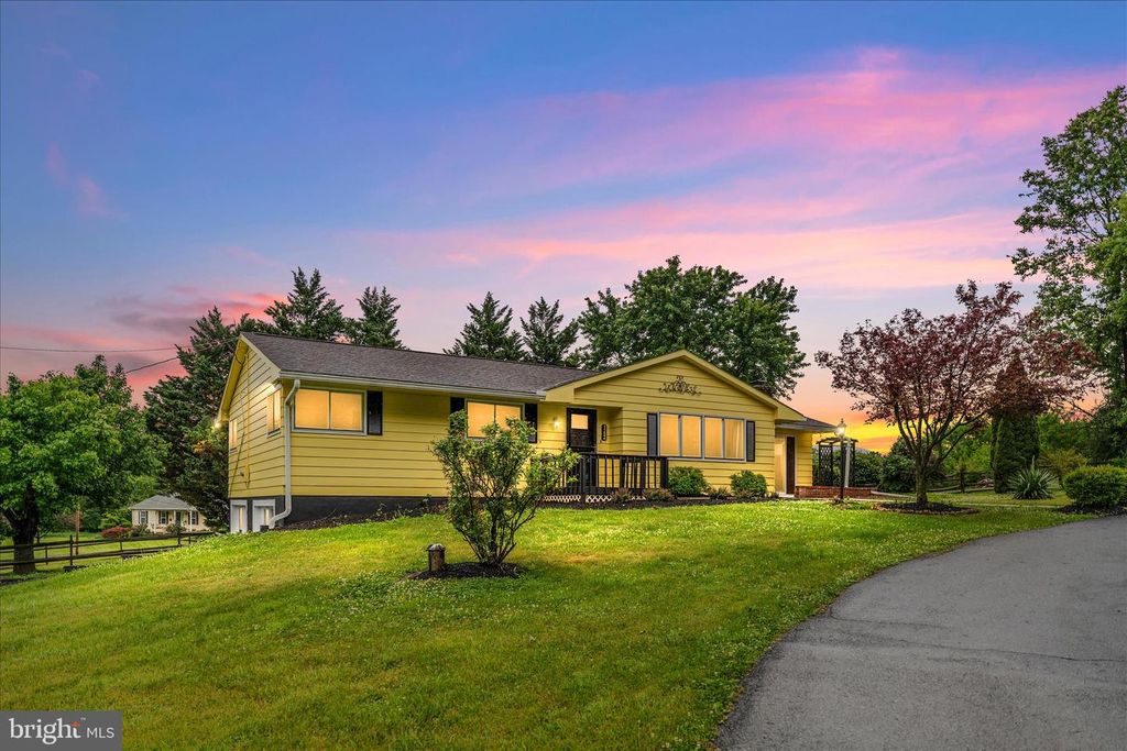 11244 APPLE HARVEST DR, Inwood, WV 25428