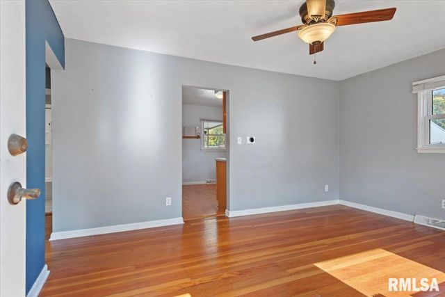 817 W ELLIOTT Avenue, Springfield, IL 62702