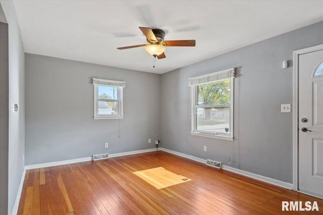 817 W ELLIOTT Avenue, Springfield, IL 62702