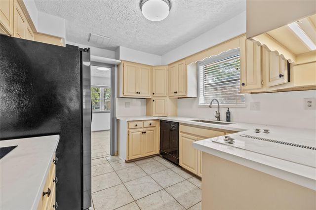 13834 Oakwood Lane, Sugar Land, TX 77498