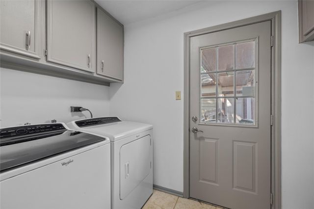 13834 Oakwood Lane, Sugar Land, TX 77498