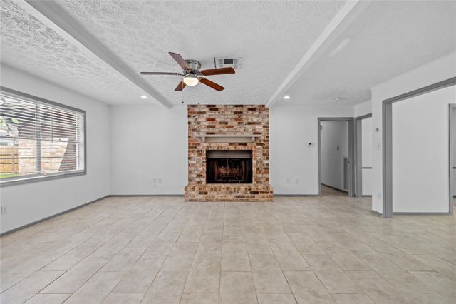 13834 Oakwood Lane, Sugar Land, TX 77498