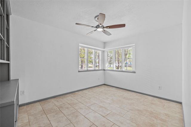 13834 Oakwood Lane, Sugar Land, TX 77498