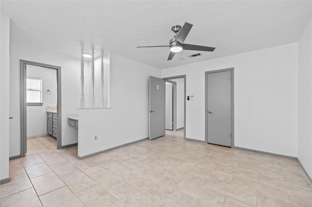 13834 Oakwood Lane, Sugar Land, TX 77498