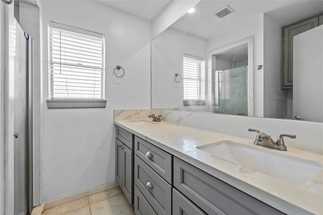 13834 Oakwood Lane, Sugar Land, TX 77498