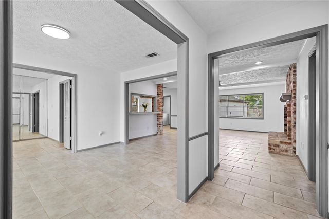 13834 Oakwood Lane, Sugar Land, TX 77498