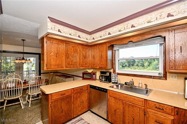 12562 Weygandt Street NW, Canal Fulton, OH 44614