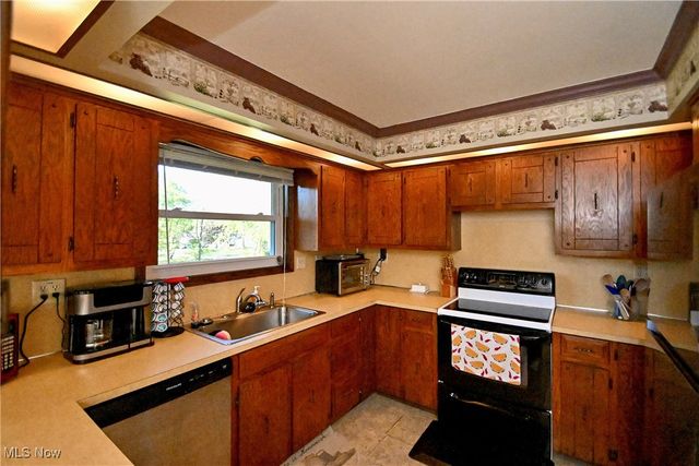 12562 Weygandt Street NW, Canal Fulton, OH 44614