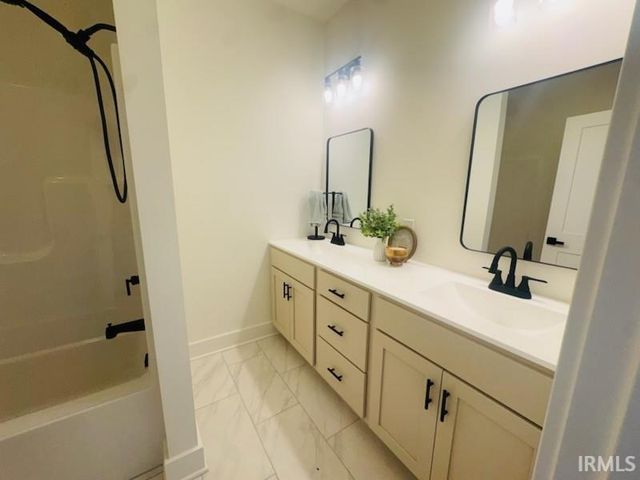 7649 W Julia Drive, Ellettsville, IN 47429
