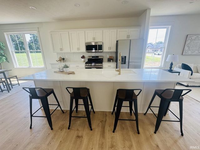 7649 W Julia Drive, Ellettsville, IN 47429