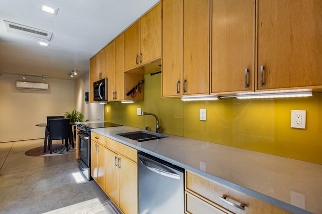 1203 Iron Avenue SW APT 2, Albuquerque, NM 87102